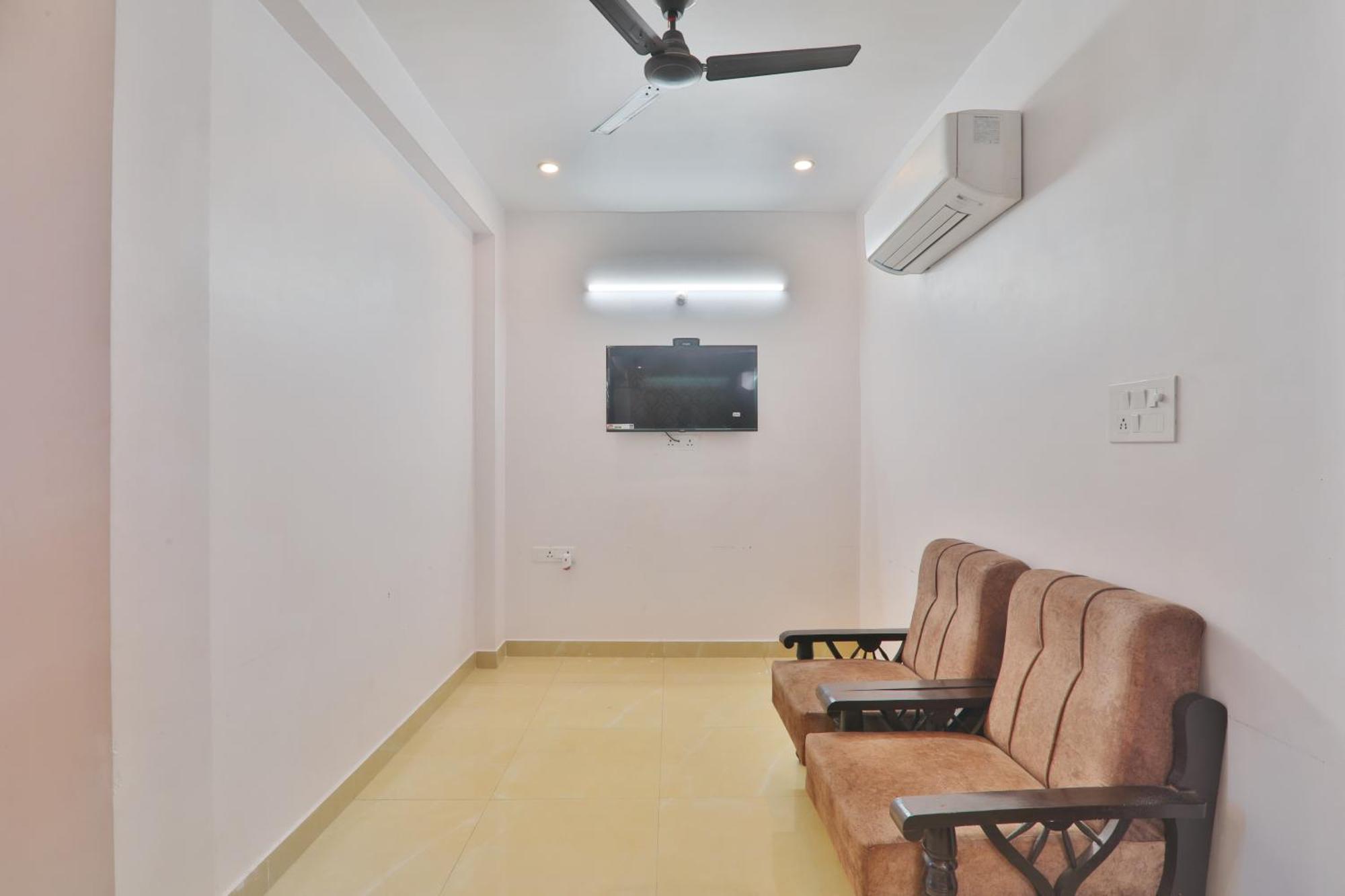 Divine Glory Hotel Lucknow Exteriör bild