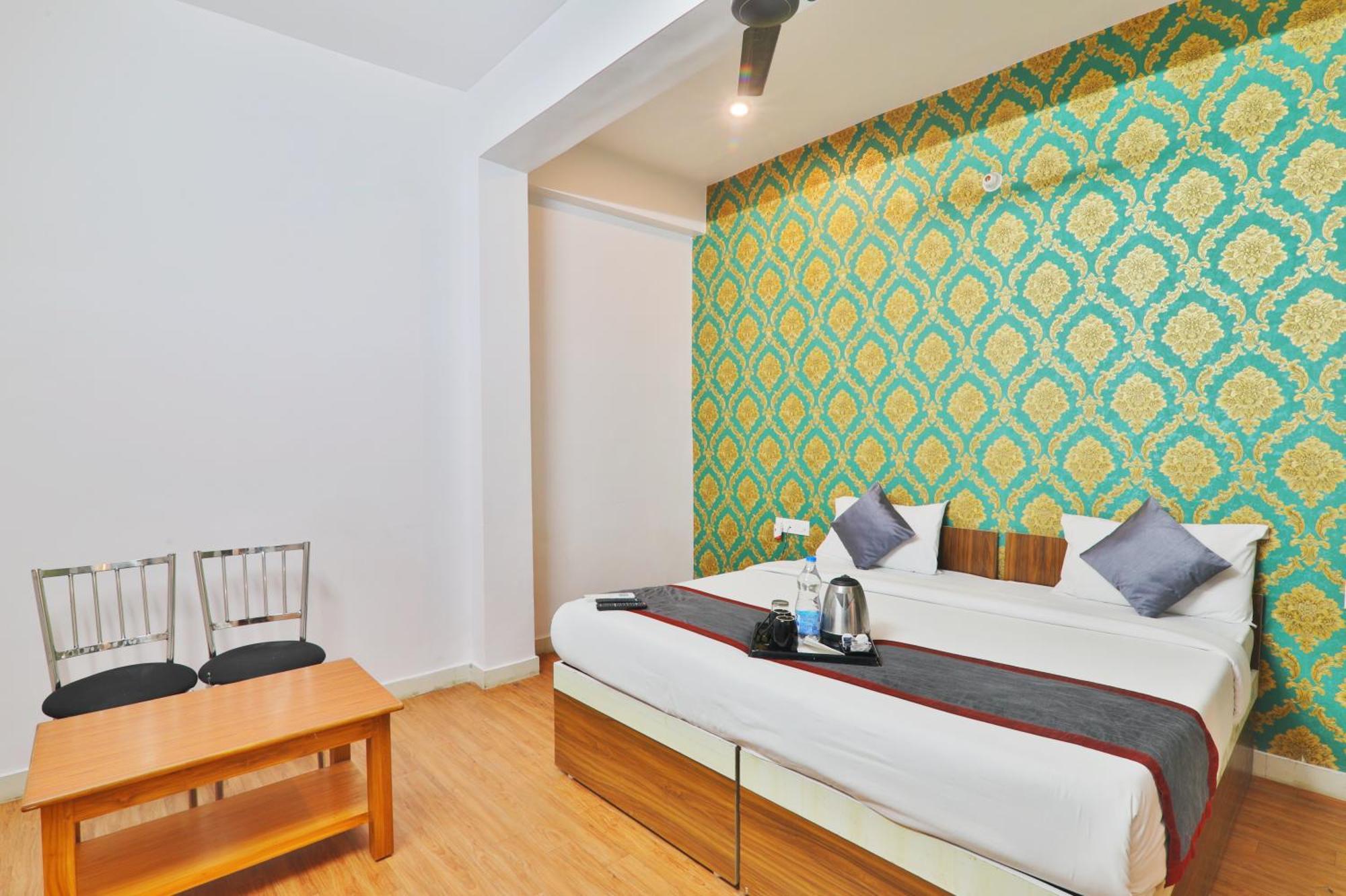 Divine Glory Hotel Lucknow Exteriör bild