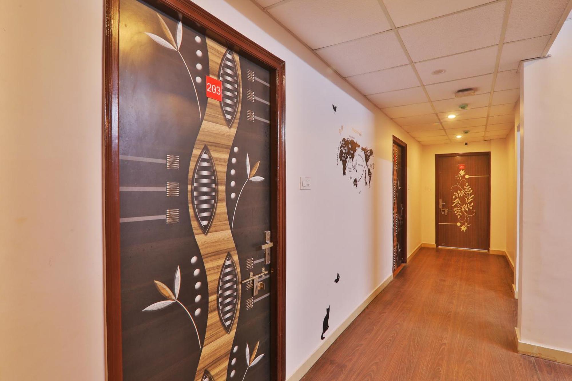 Divine Glory Hotel Lucknow Exteriör bild