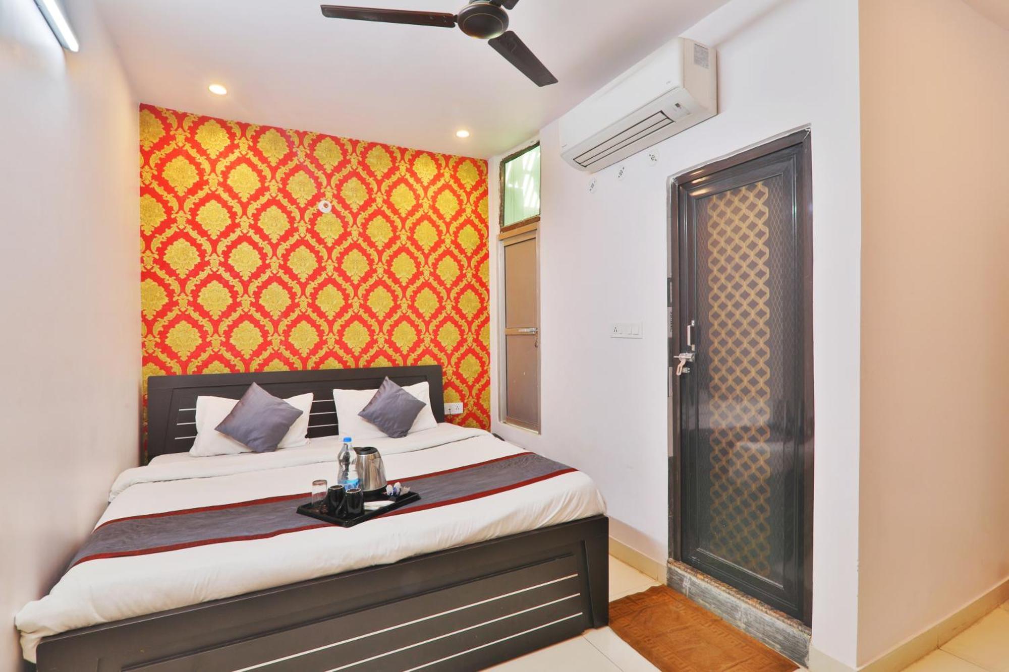 Divine Glory Hotel Lucknow Exteriör bild
